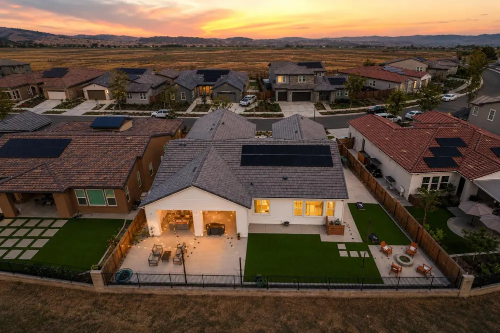 1048 Beaver Pond Loop Madera, CA 93636