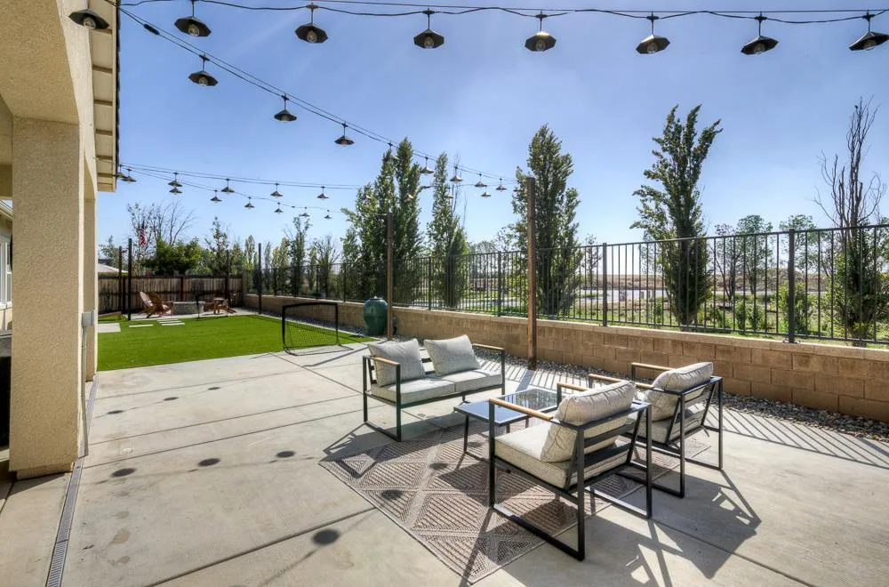 1048 Beaver Pond Loop Madera, CA 93636