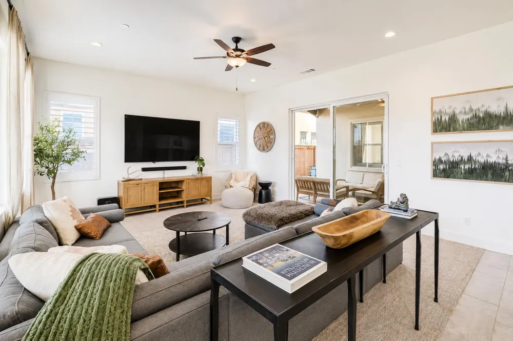 1048 Beaver Pond Loop Madera, CA 93636