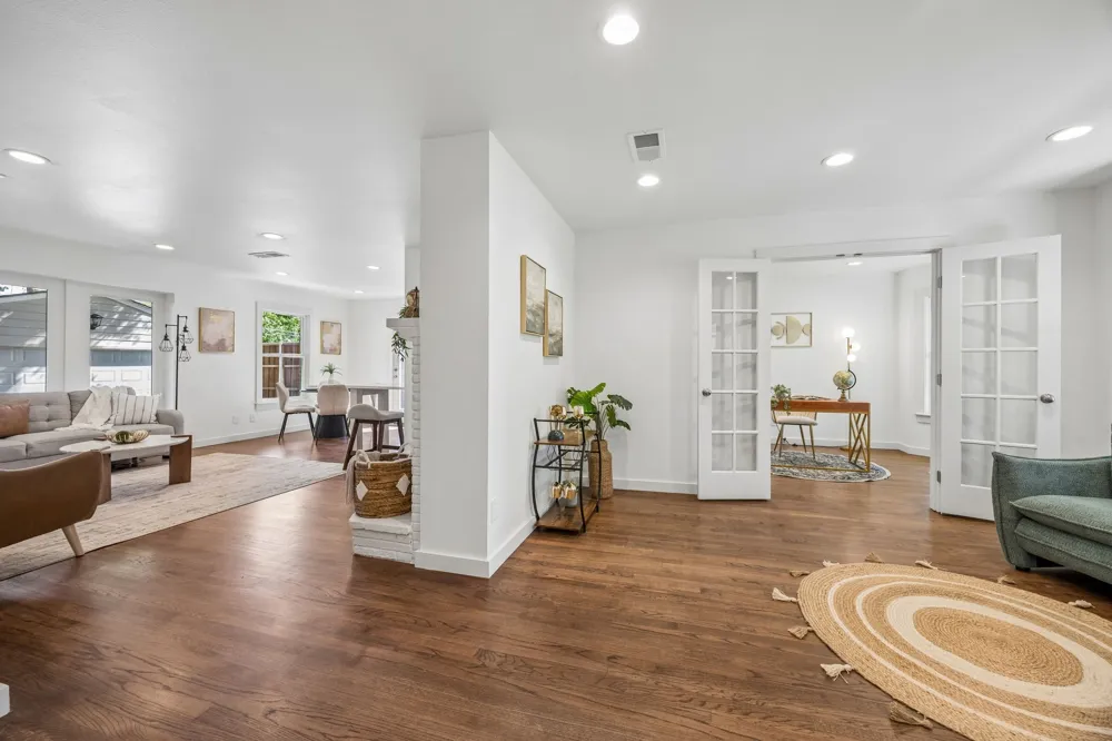 6718 Hialeah Drive Dallas, TX 75214