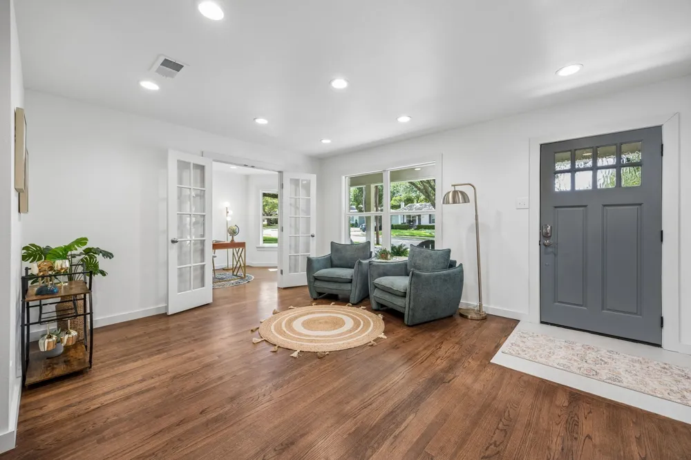 6718 Hialeah Drive Dallas, TX 75214