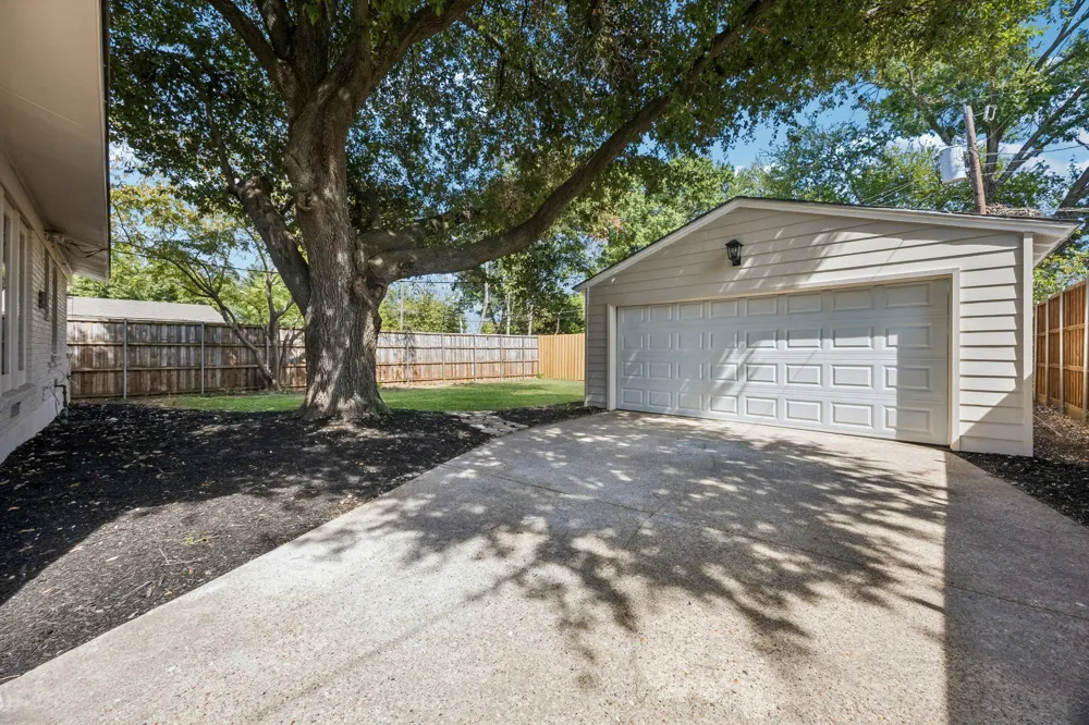 6718 Hialeah Drive Dallas, TX 75214