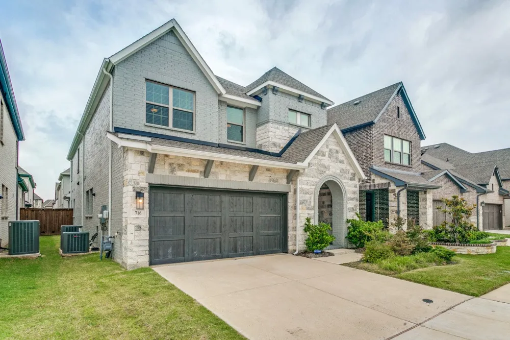 716 Sugar Field Drive Lewisville, TX 75056