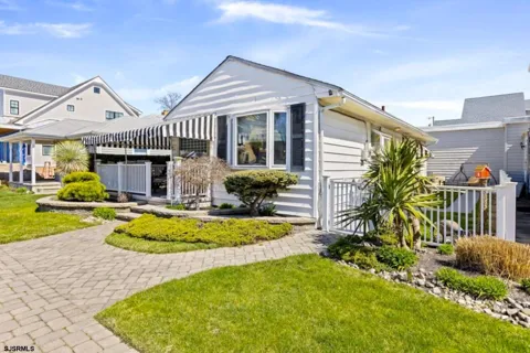 203 N Granville Ave