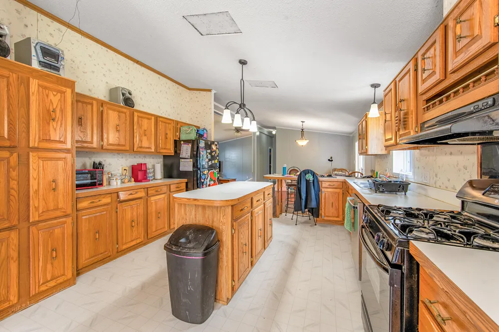 9041 7 Mile Road Evart, MI 49631