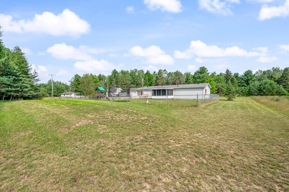 9041 7 Mile Road Evart, MI 49631