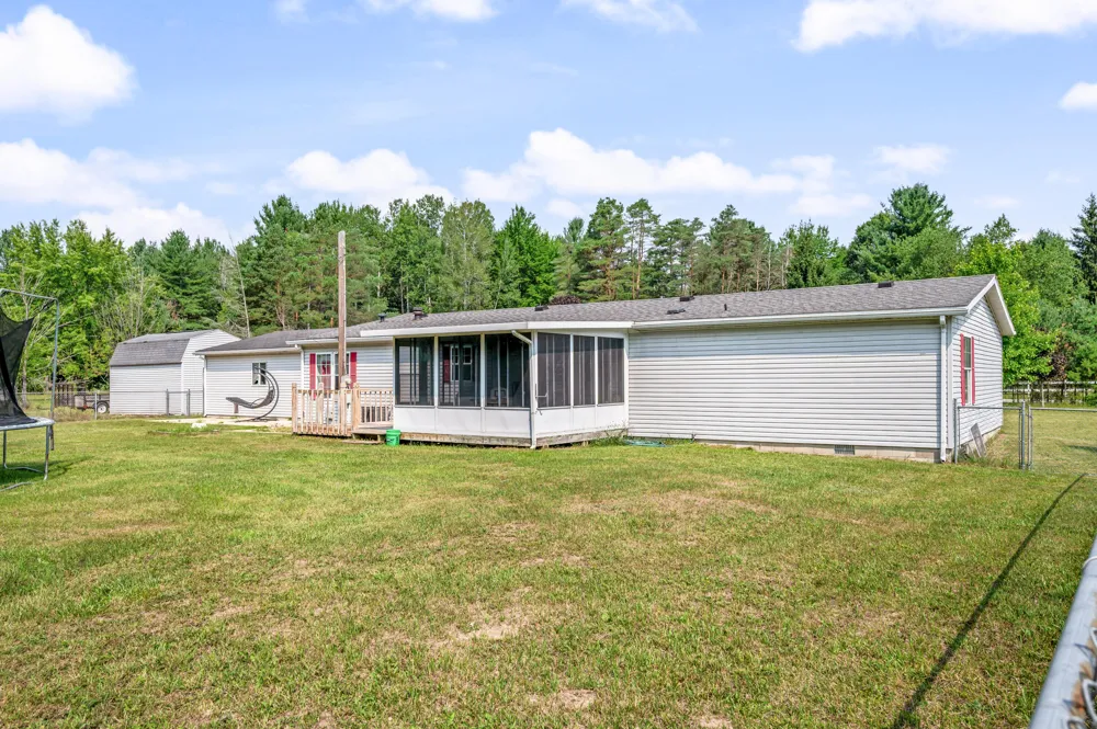 9041 7 Mile Road Evart, MI 49631
