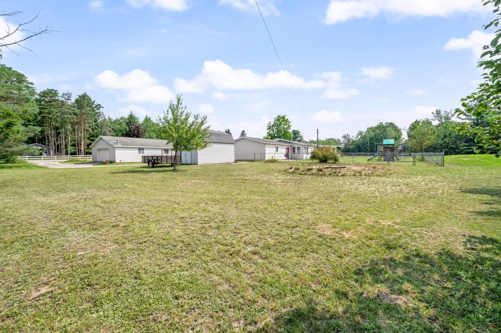 9041 7 Mile Road Evart, MI 49631