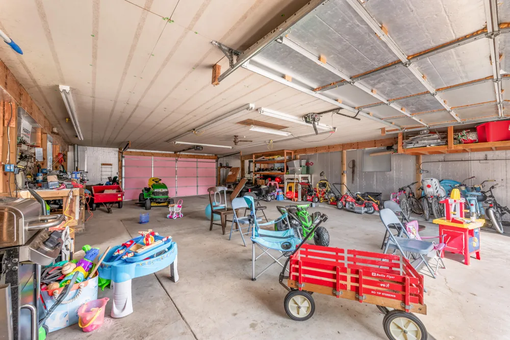 9041 7 Mile Road Evart, MI 49631