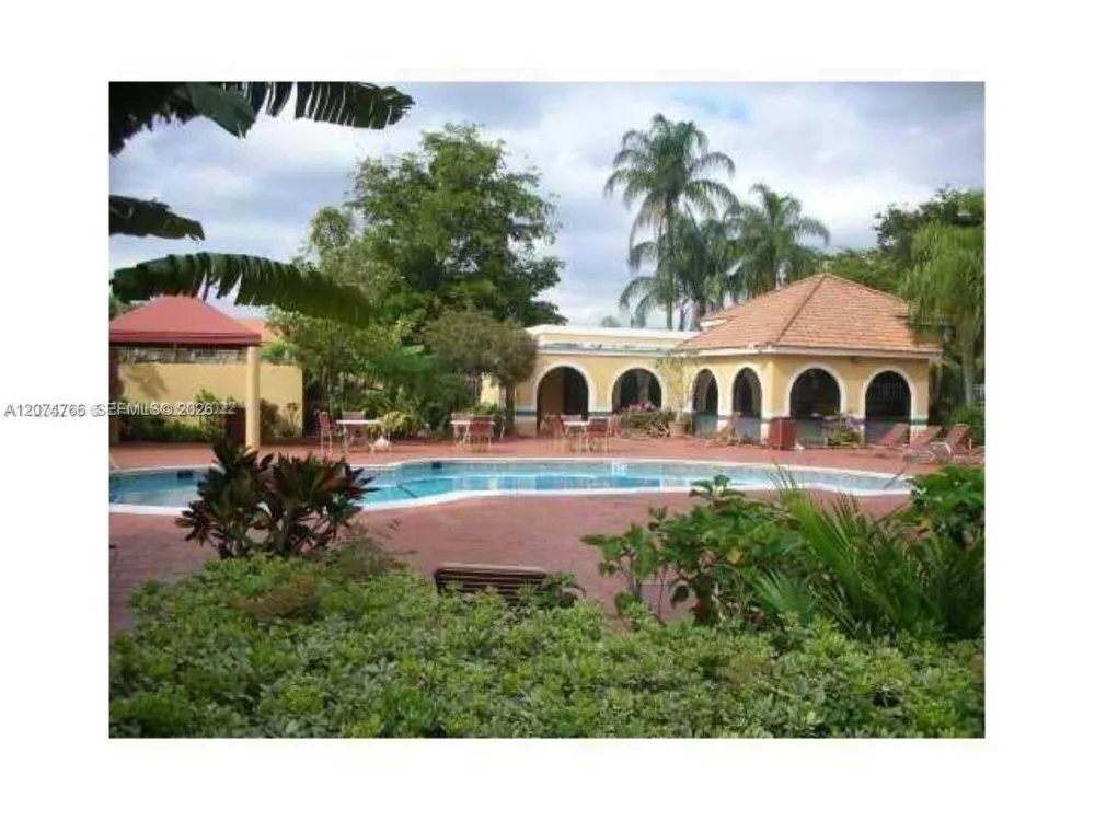 15600 SW 80th St #L-102 Miami, FL 33193