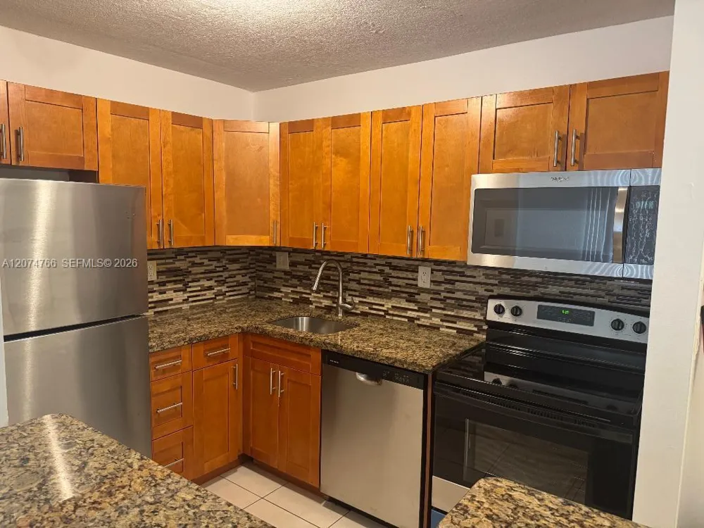 15600 SW 80th St #L-102 Miami, FL 33193