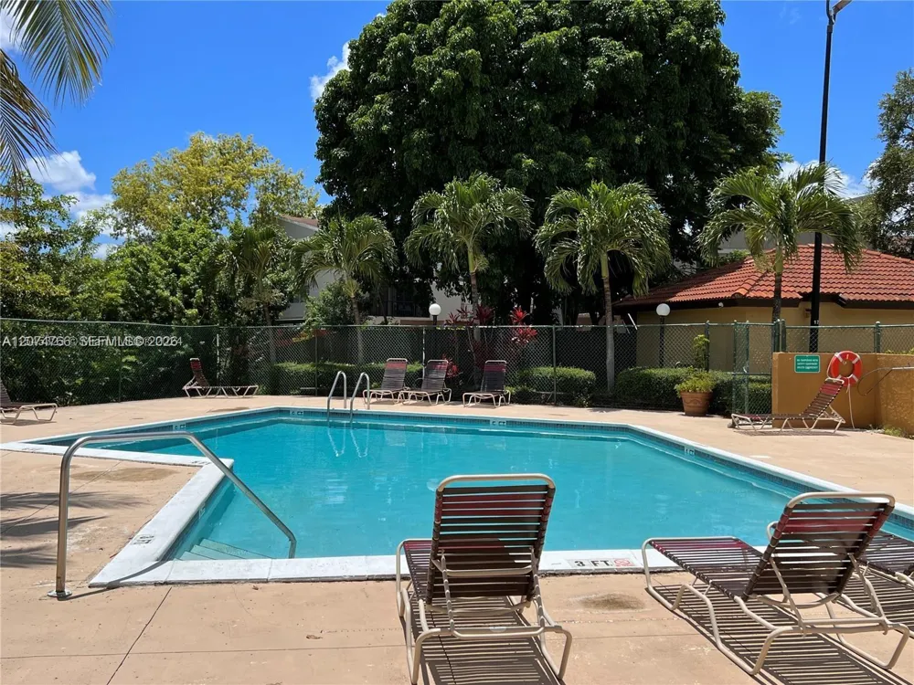 15600 SW 80th St #L-102 Miami, FL 33193