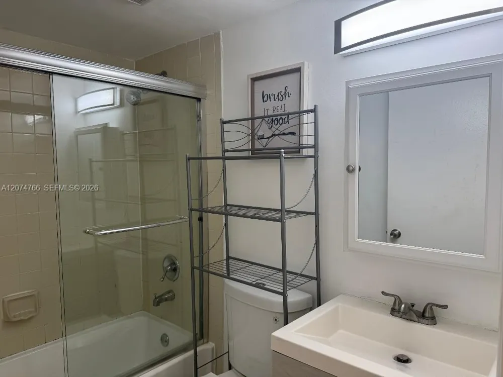 15600 SW 80th St #L-102 Miami, FL 33193