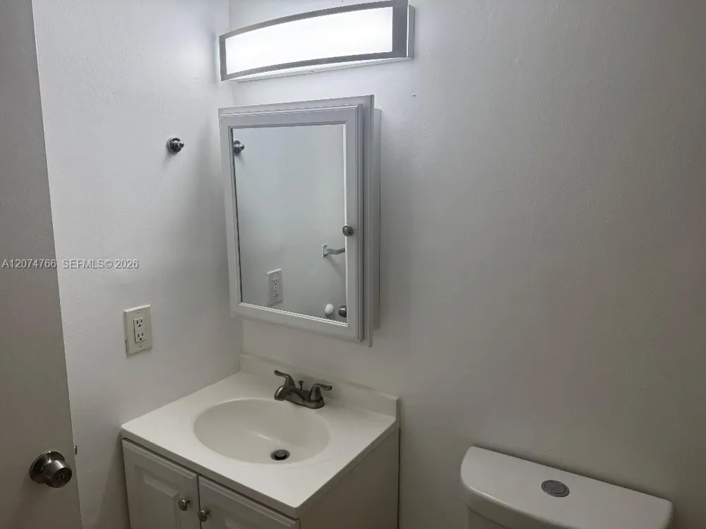 15600 SW 80th St #L-102 Miami, FL 33193