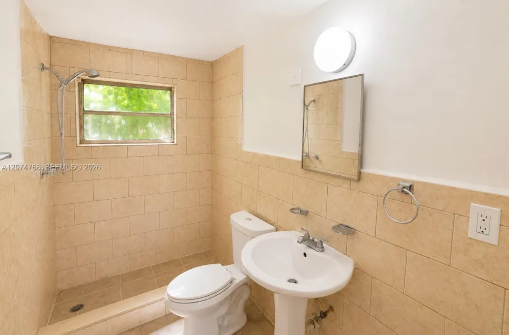 2300 W Flagler St #21A Miami, FL 33135