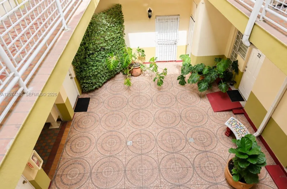 2300 W Flagler St #21A Miami, FL 33135