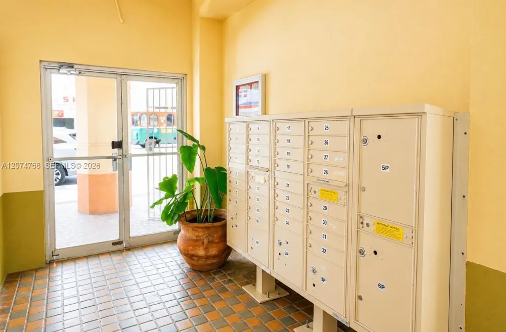 2300 W Flagler St #21A Miami, FL 33135