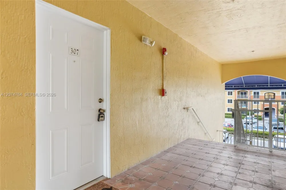 21000 SW 87th Ave #307 Cutler Bay, FL 33189