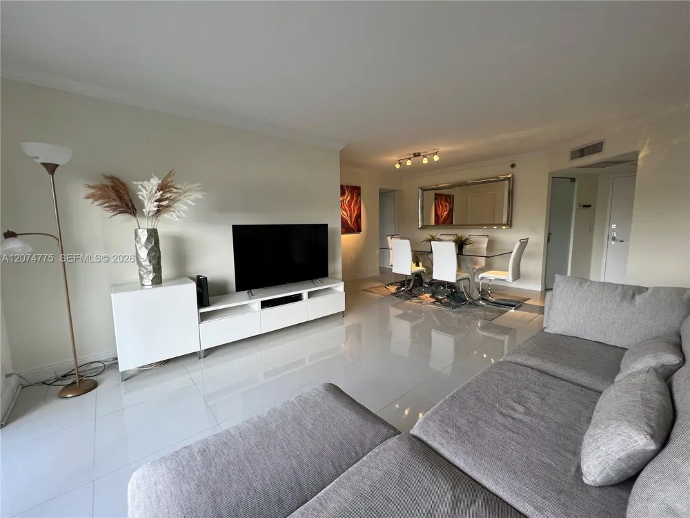 3300 NE 191st St #406 Aventura, FL 33180