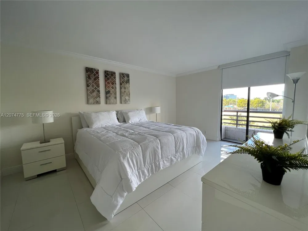 3300 NE 191st St #406 Aventura, FL 33180