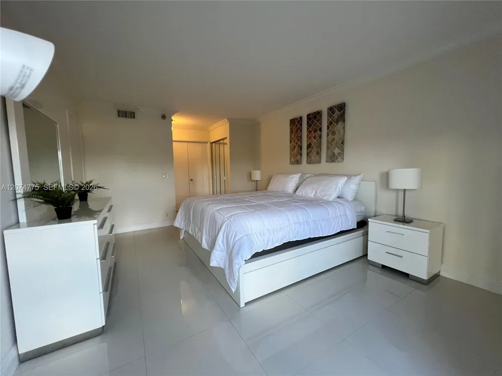 3300 NE 191st St #406 Aventura, FL 33180