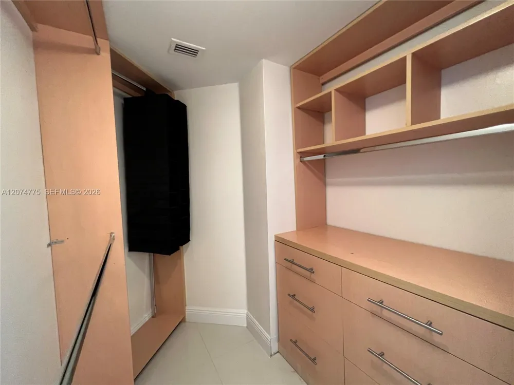 3300 NE 191st St #406 Aventura, FL 33180