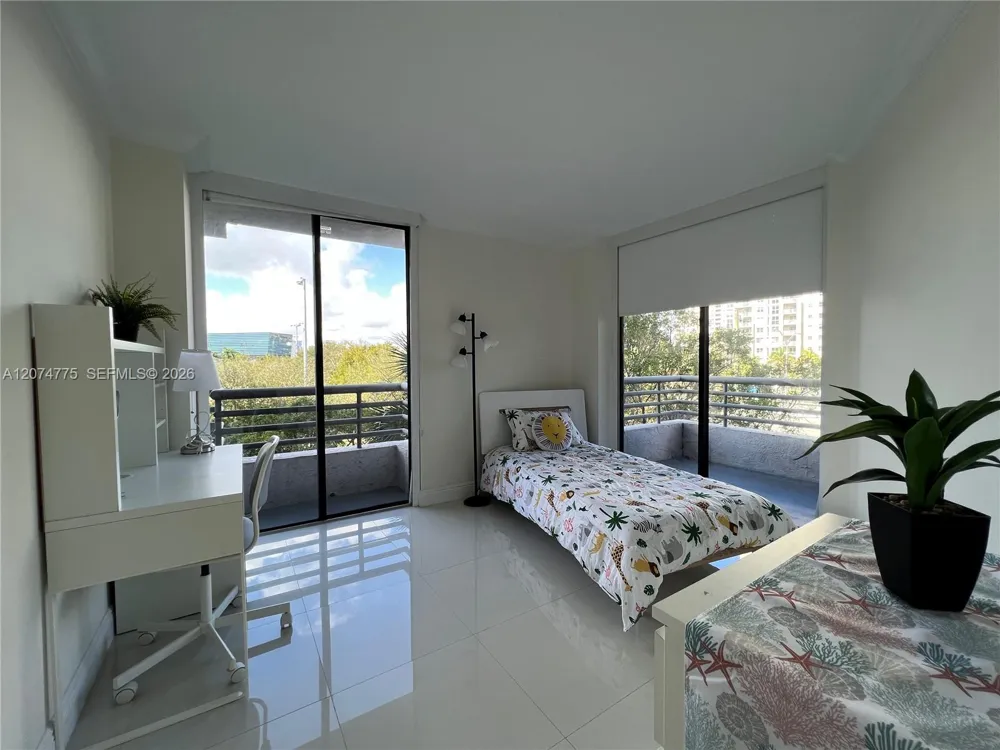 3300 NE 191st St #406 Aventura, FL 33180