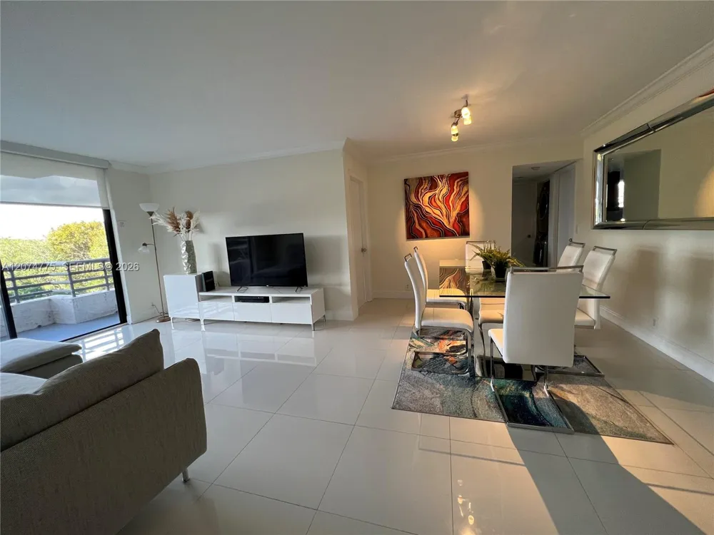 3300 NE 191st St #406 Aventura, FL 33180