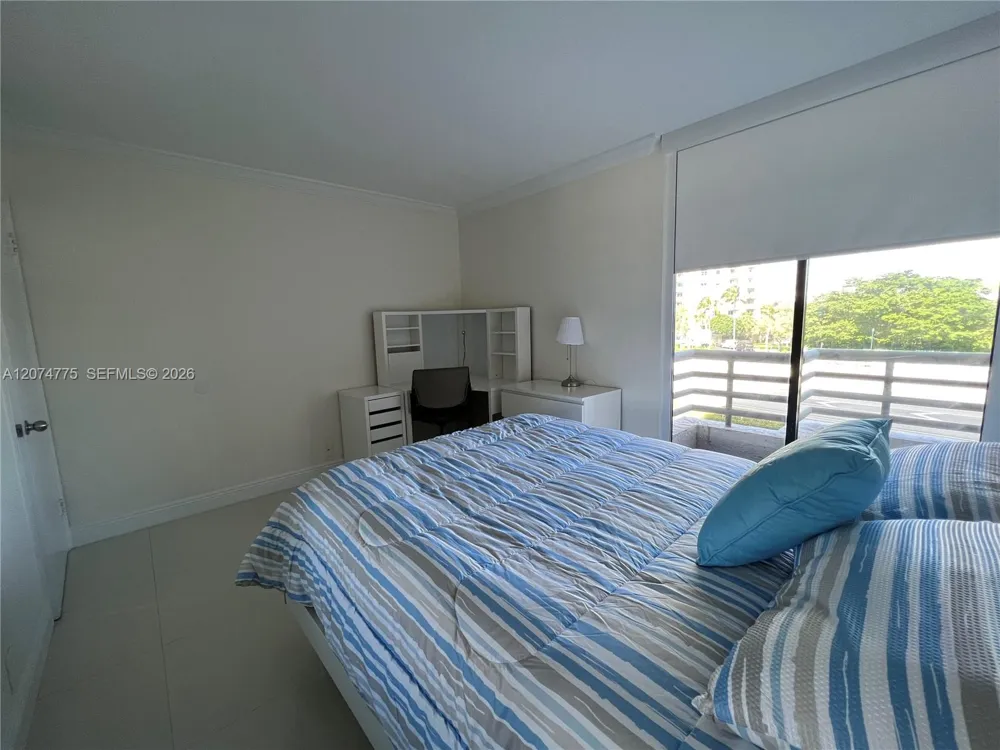 3300 NE 191st St #406 Aventura, FL 33180