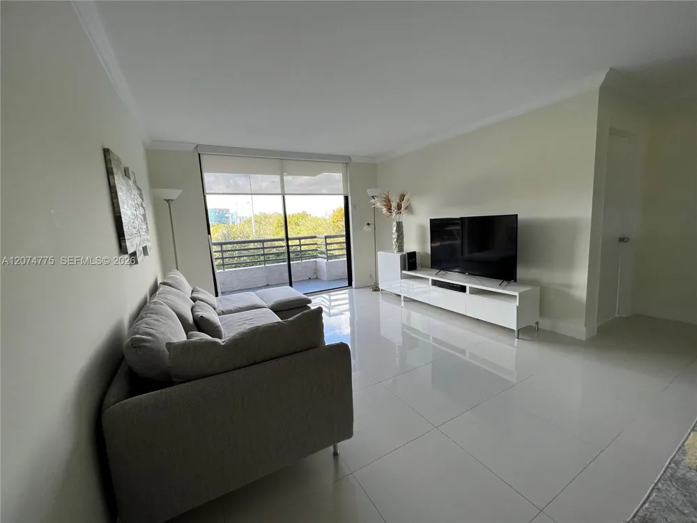 3300 NE 191st St #406 Aventura, FL 33180