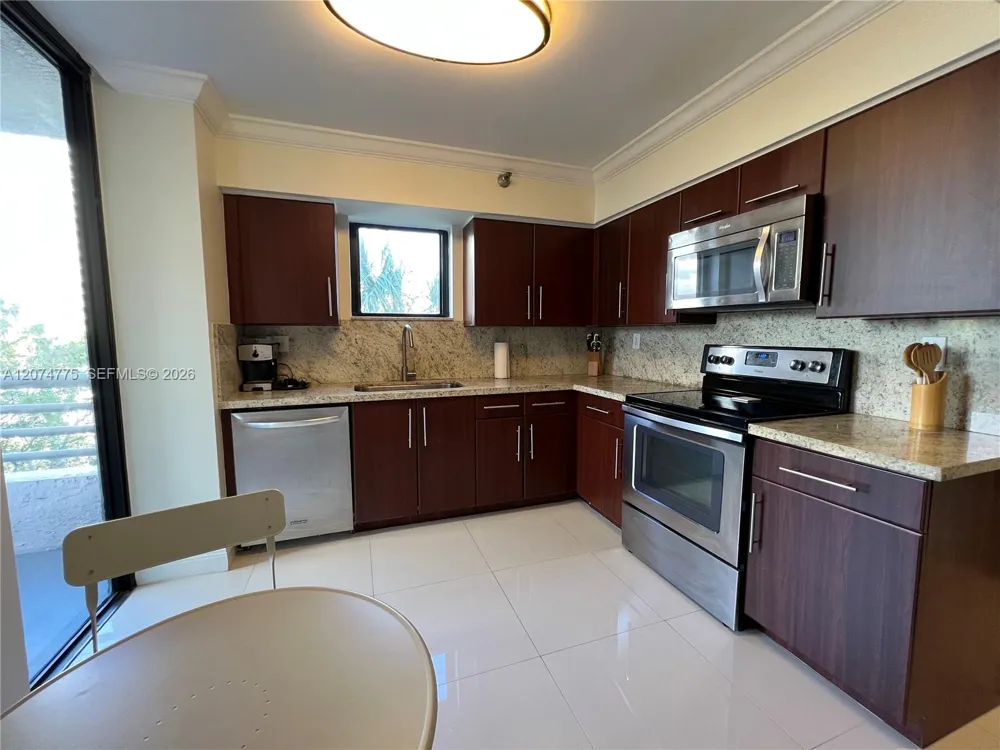 3300 NE 191st St #406 Aventura, FL 33180