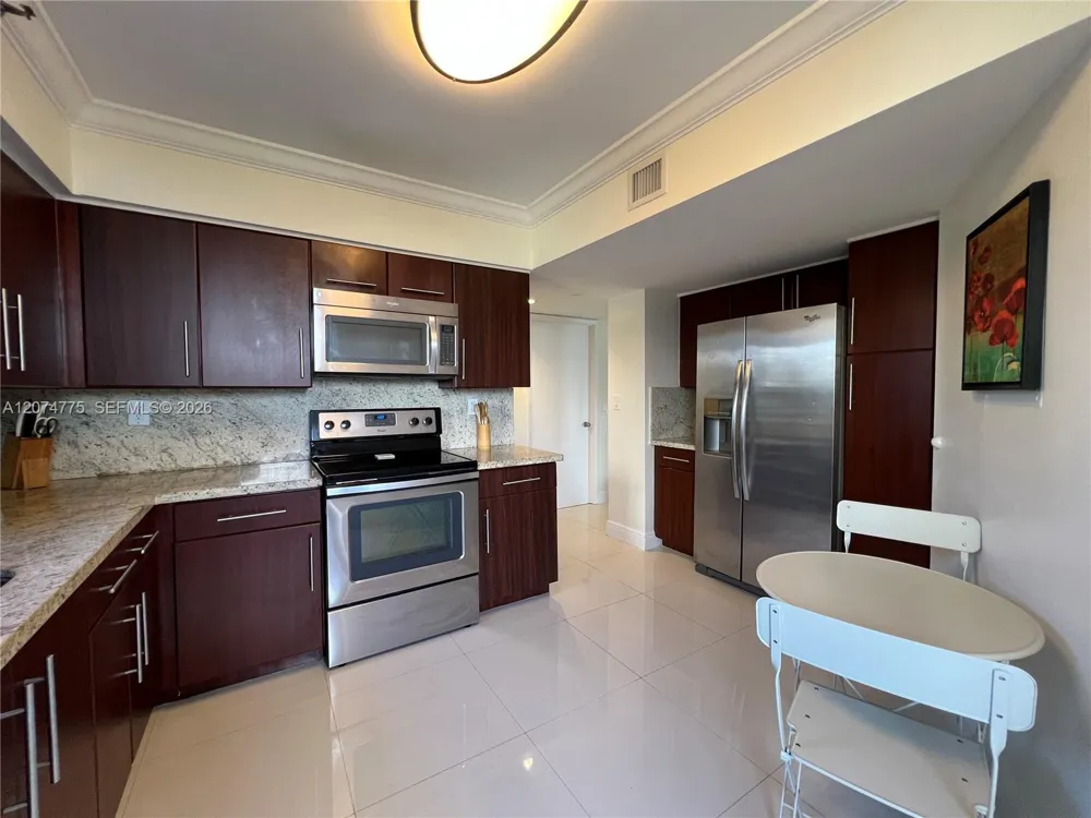 3300 NE 191st St #406 Aventura, FL 33180