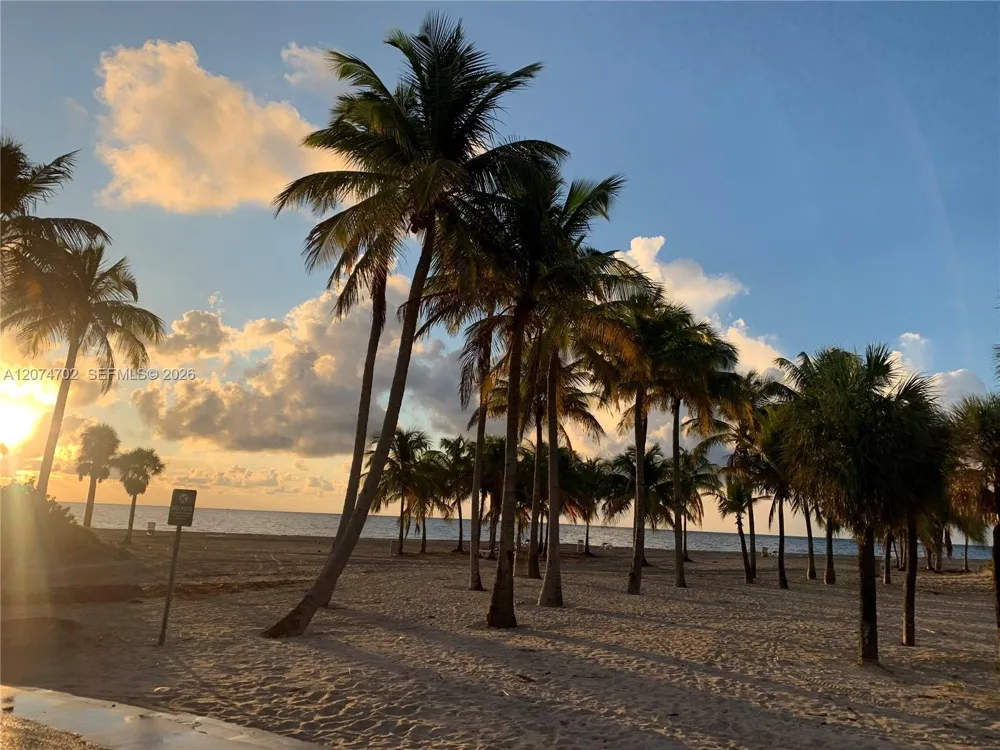 199 Ocean Lane Dr #902 Key Biscayne, FL 33149