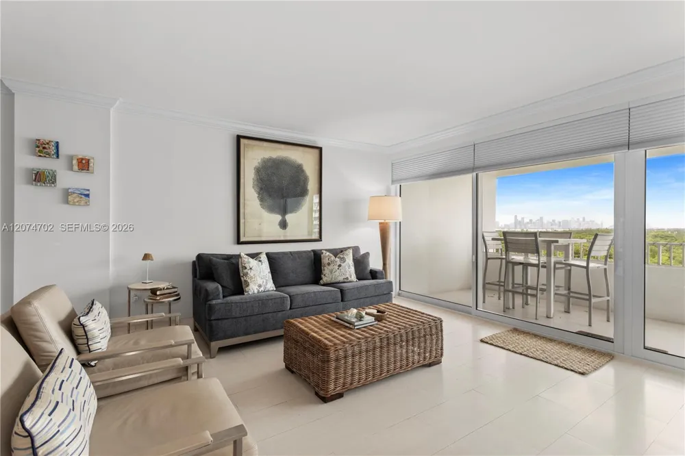 199 Ocean Lane Dr #902 Key Biscayne, FL 33149