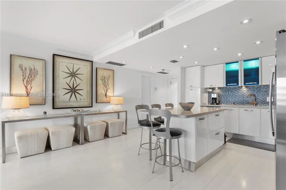 199 Ocean Lane Dr #902 Key Biscayne, FL 33149