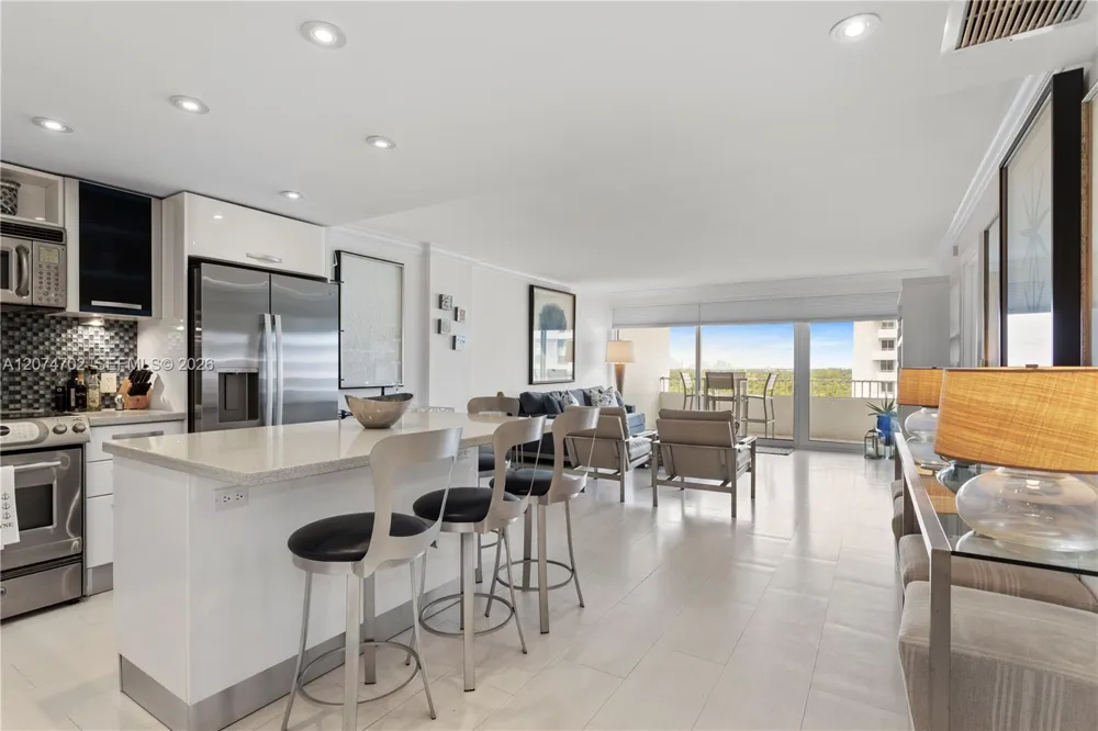 199 Ocean Lane Dr #902 Key Biscayne, FL 33149