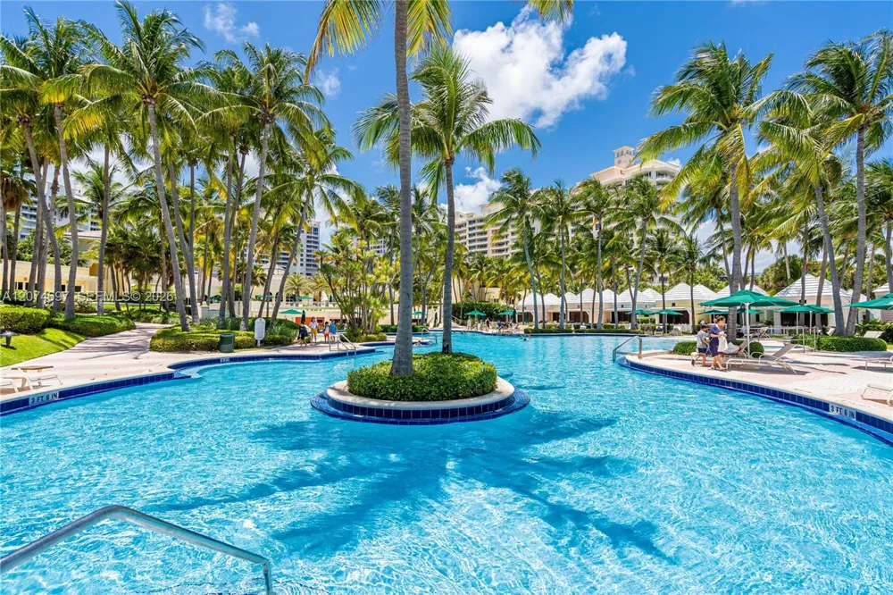 737 Crandon Blvd #PH-1 Key Biscayne, FL 33149