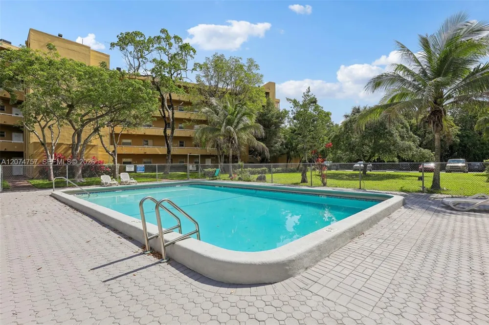 4121 Stirling Rd #207 Dania Beach, FL 33314