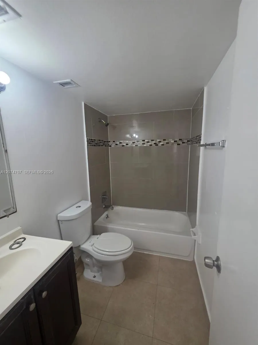 4121 Stirling Rd #207 Dania Beach, FL 33314