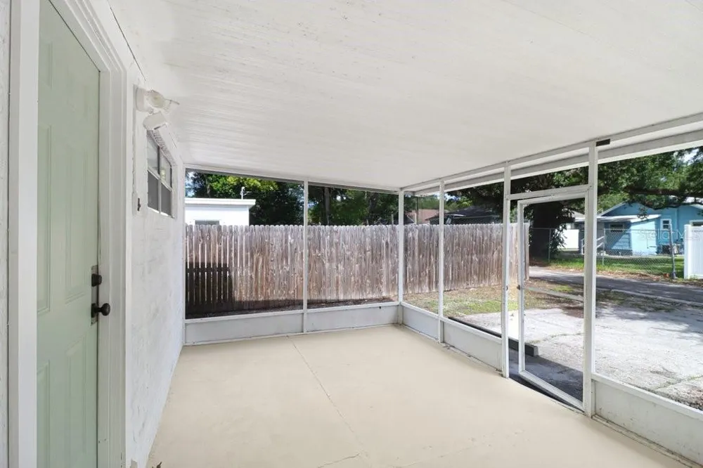 711 16TH AVENUE S St Petersburg, FL 33701