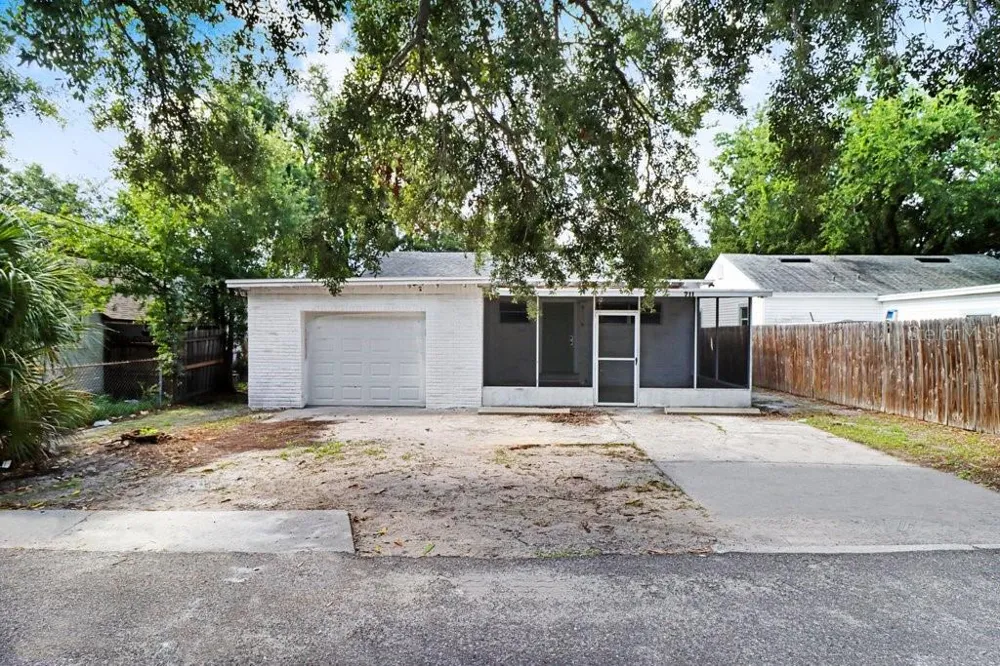 711 16TH AVENUE S St Petersburg, FL 33701