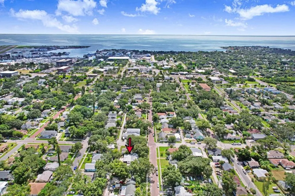 711 16TH AVENUE S St Petersburg, FL 33701