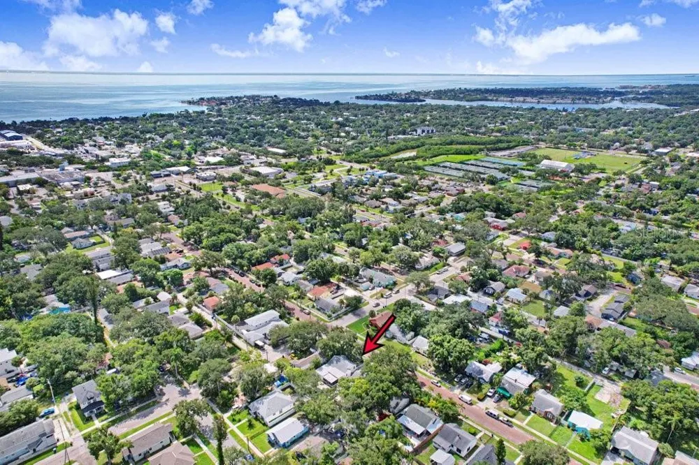 711 16TH AVENUE S St Petersburg, FL 33701