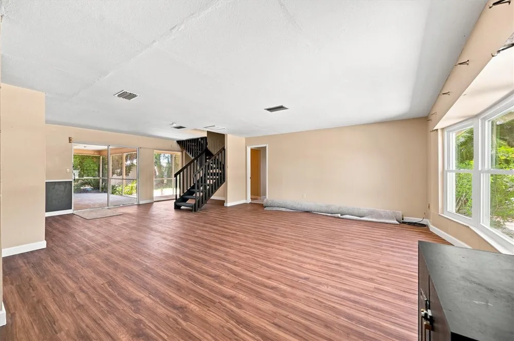 352 LAKE ROAD Venice, FL 34293
