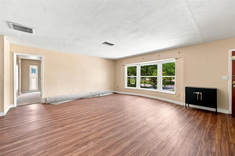 352 LAKE ROAD Venice, FL 34293