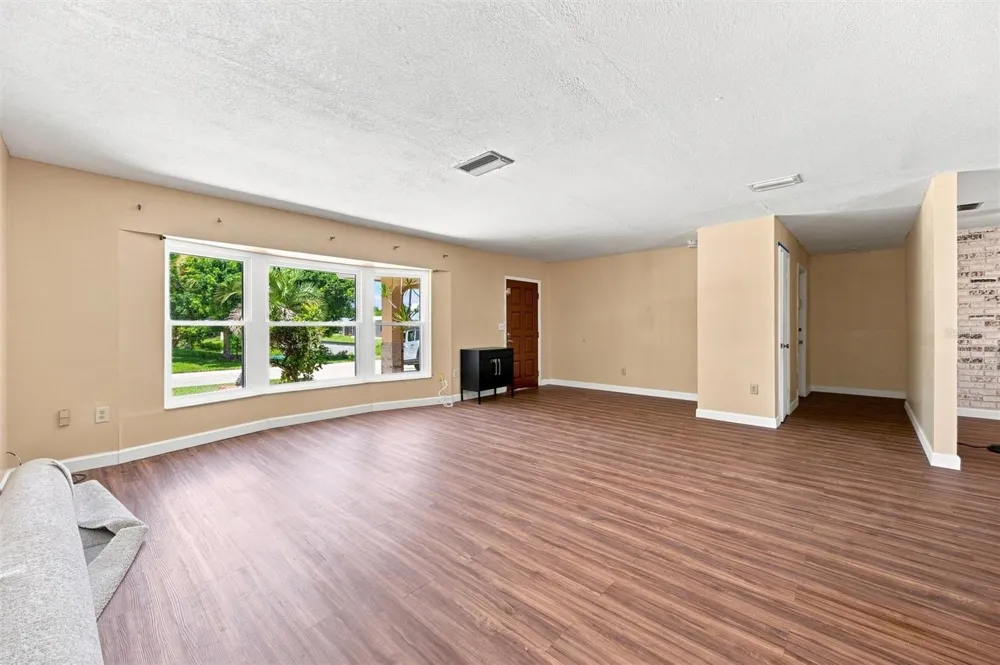 352 LAKE ROAD Venice, FL 34293