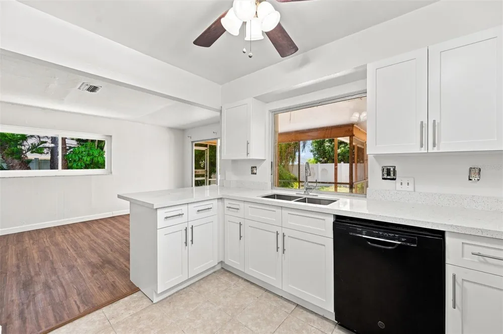 352 LAKE ROAD Venice, FL 34293