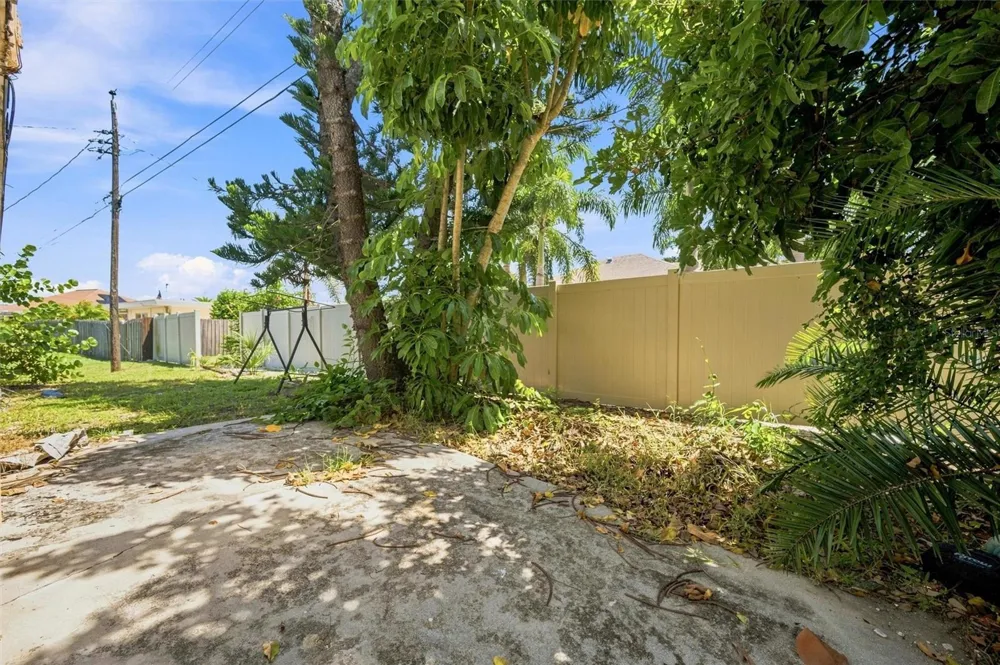 352 LAKE ROAD Venice, FL 34293