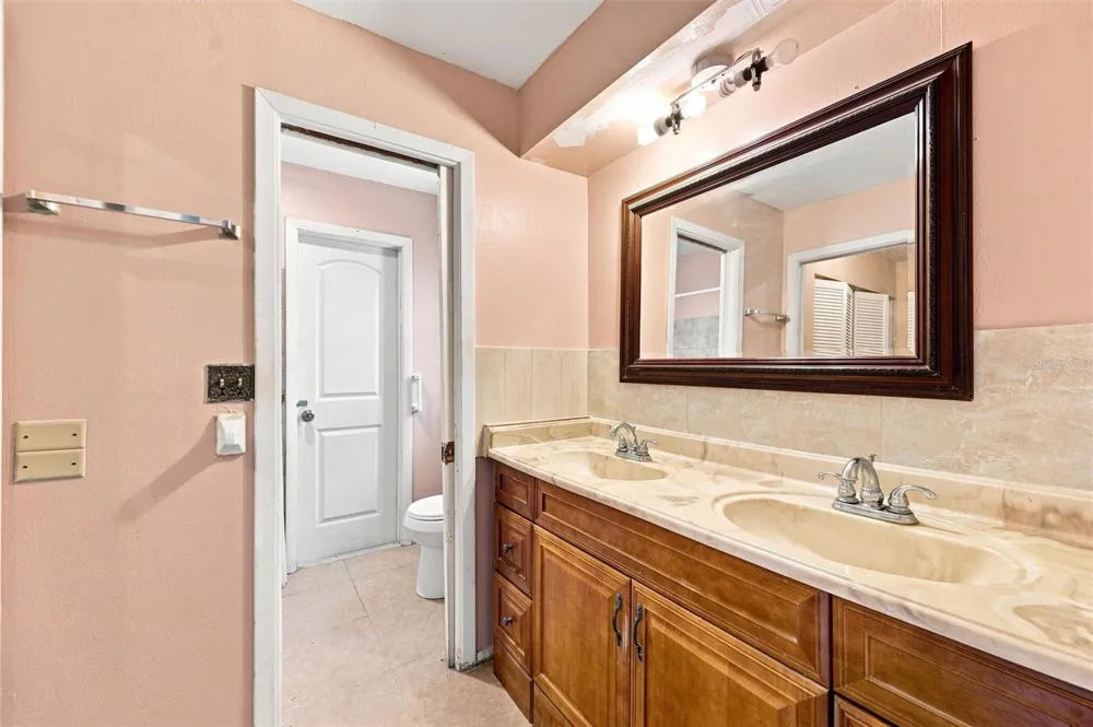 352 LAKE ROAD Venice, FL 34293