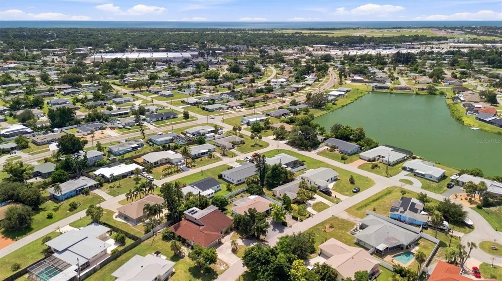 352 LAKE ROAD Venice, FL 34293